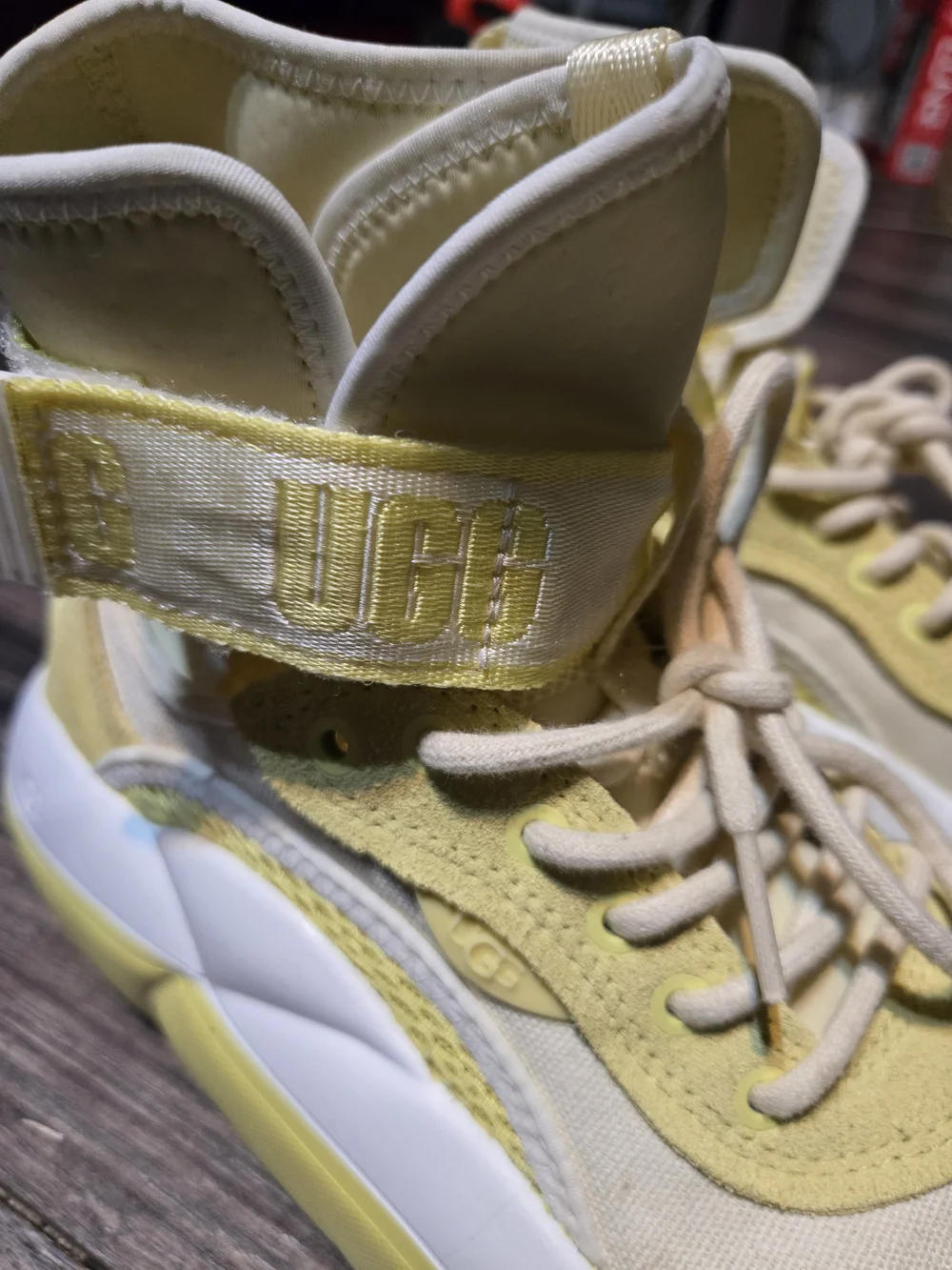 UGG LA Cloud Hi Sneakers
